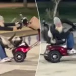 Opa steelt de show met wilde skateparkstunts op scootmobiel – wie durft hem na te doen?