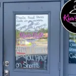 Strikte kledingcode bij Kim’s Kafe in North Carolina zorgt voor ophef