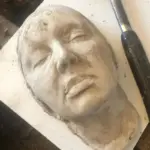 Ik vond een Victoriaanse doodsmaske onder mijn vloer: het mysterie van oude huizen in Nederland
