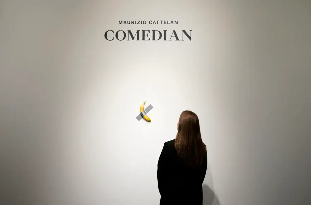 Het beroemde bananenkunstwerk van €6 miljoen van Cattelan is opnieuw opgegeten